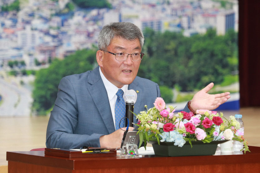 김학동 예천군수 예산 1조원 시대...농촌행정을 도·농복합행정으로 전환 민선 8기 청사진 제시