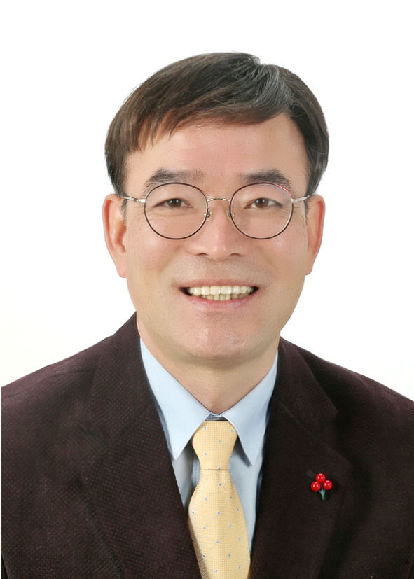 제9대 문경시의회 전반기 의장 황재용, 부의장엔 서정식 의원