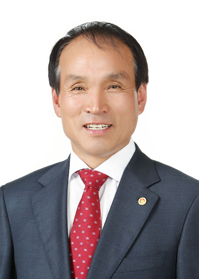 청도군의회 의장에 재선 김효태, 부의장엔 초선 김규봉 의원