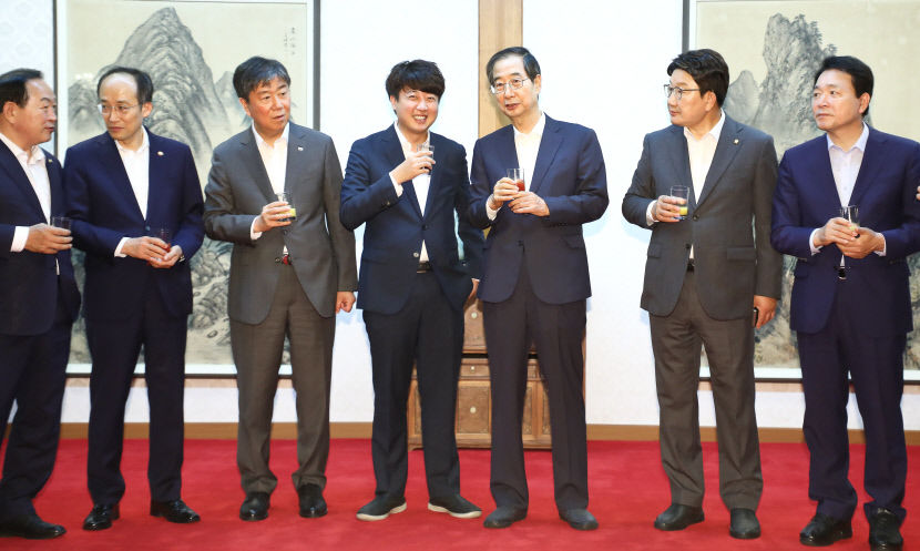 尹정부 첫 고위당정…고물가 대책 신속집행키로, 법안 대응도