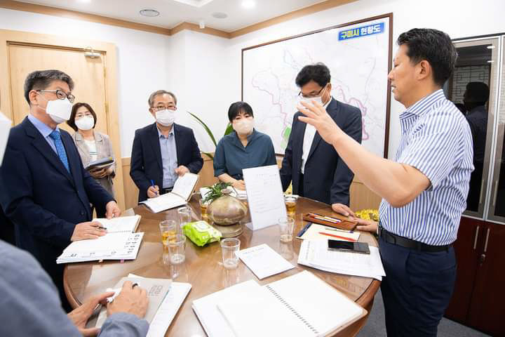 김장호 구미시장, 서서하는 회의·결재 눈길