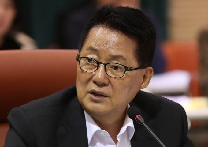 박지원 국정원 핫라인 조사? 안보 자해 행위… 세계적 조롱거리 될 것