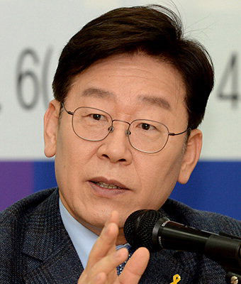 이재명 17일 당 대표 출마…책임은 회피 아닌 문제 해결에 중점