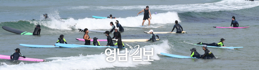 [포토뉴스] 서퍼들 몰리는 포항 용한리 해변