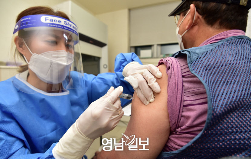 백신 효과보다 부작용 걱정 대구 4차접종 병원마다 한산 (종합)