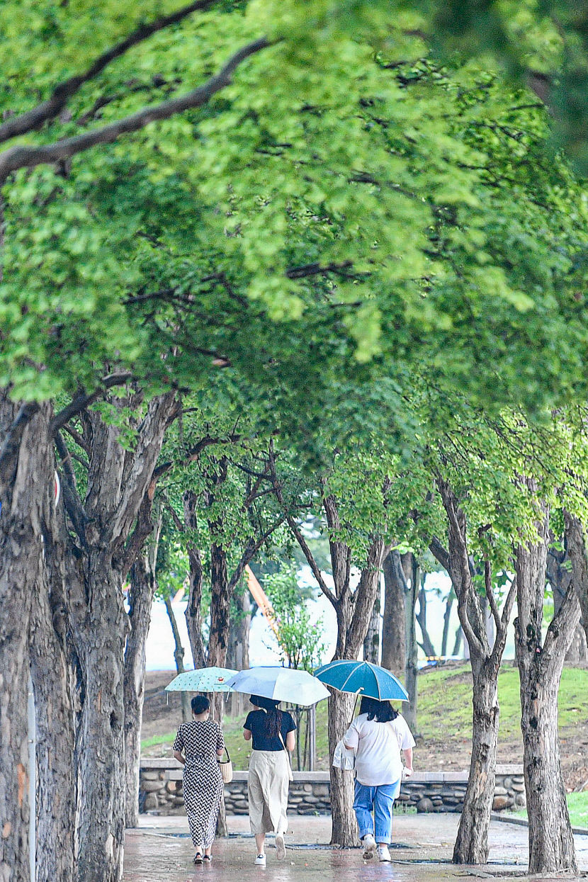 장마 27일 끝나지만 예측 힘든 호우는 계속…폭염도 이어질 듯