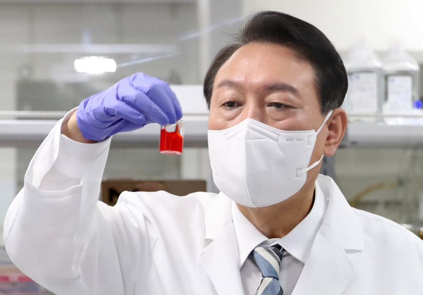 윤대통령 바이오헬스 핵심전략 산업으로 육성 클러스터·규제 개선 당부