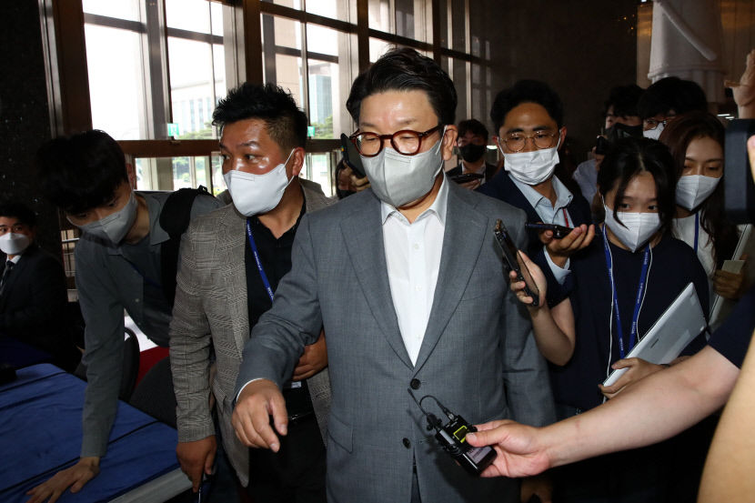 尹 내부총질 문자 논란에 격랑 휩싸인 여당…청년층 등 돌리고 원내대표 리더십 도마