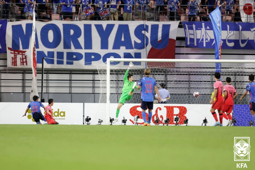한국축구 일본에 또 0-3 완패…동아시안컵 4연패 꿈 수포로
