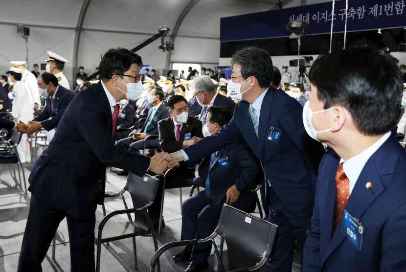윤핵관·권성동 체제 문제로 번진 내부총질 문자 파동…尹 도어스테핑 당분간 스탑