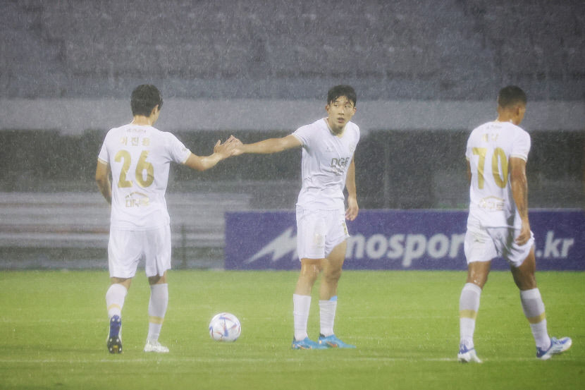 마지막 5분 지키지 못한 대구FC...시즌 첫 원정 승리 수확 또 실패