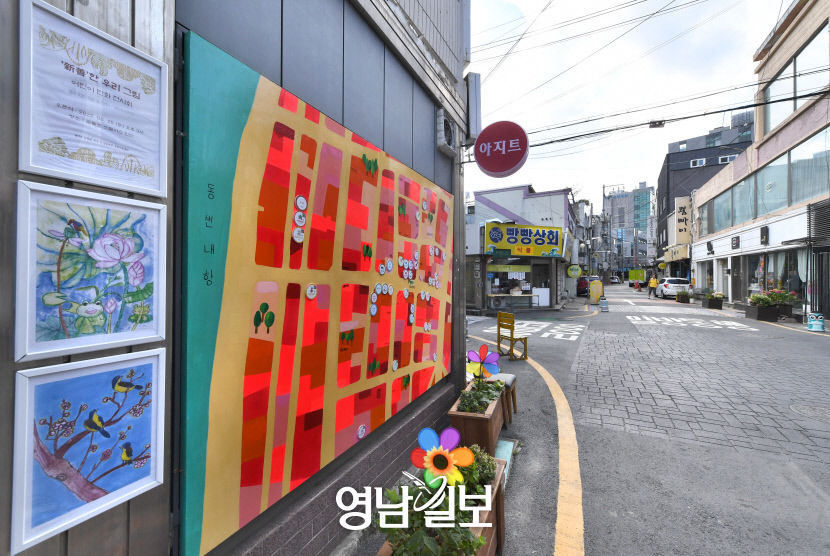 [골목부터 바닷길까지, 포항 힐링로드 .6] 포항 시내의 변신 - 중앙로…쇠퇴한 번화가에 실개천 흐르자 다시 찾아드는 사람들
