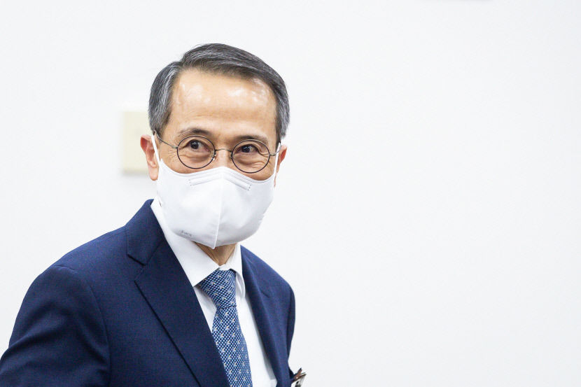 전직 국정원장 고발사건 尹 승인 발언 논란 후폭풍…여야 난타전