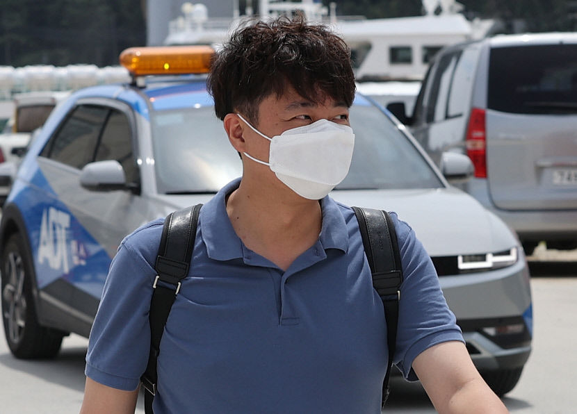 상임전국위 앞두고 이준석 또 尹직격…당대표 내부총질? 형용모순