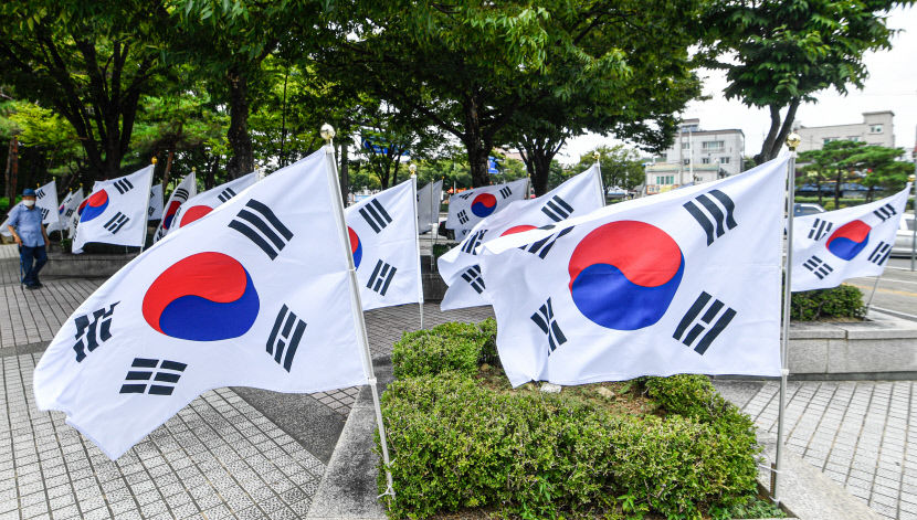 태극기 중국산이 점령하고 시위용 전락…지역 생산업체들 태극기 인식 개선되길