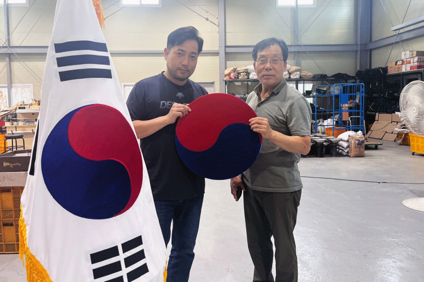 태극기 중국산이 점령하고 시위용 전락…지역 생산업체들 태극기 인식 개선되길