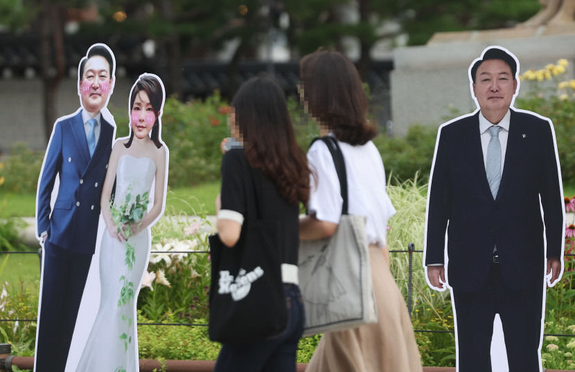분명 가지않은 길 걷고있는 尹…100일 파격 속 논란 이어져