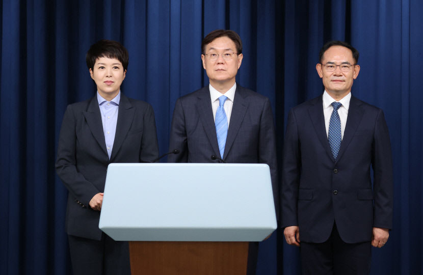 尹 취임 104일만에 대통령실 개편…정책조율·홍보 강화 초점, TK 2명 포함