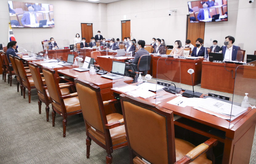 與野 강대강 대치…국회 상임위 곳곳에서 파행