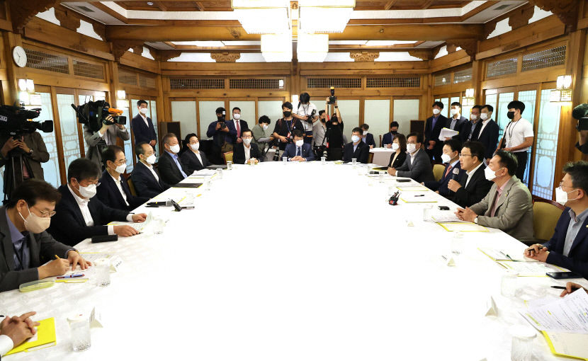 당정 추석 성수품 가격 1년전 수준 관리…20~30% 할인쿠폰도 지급