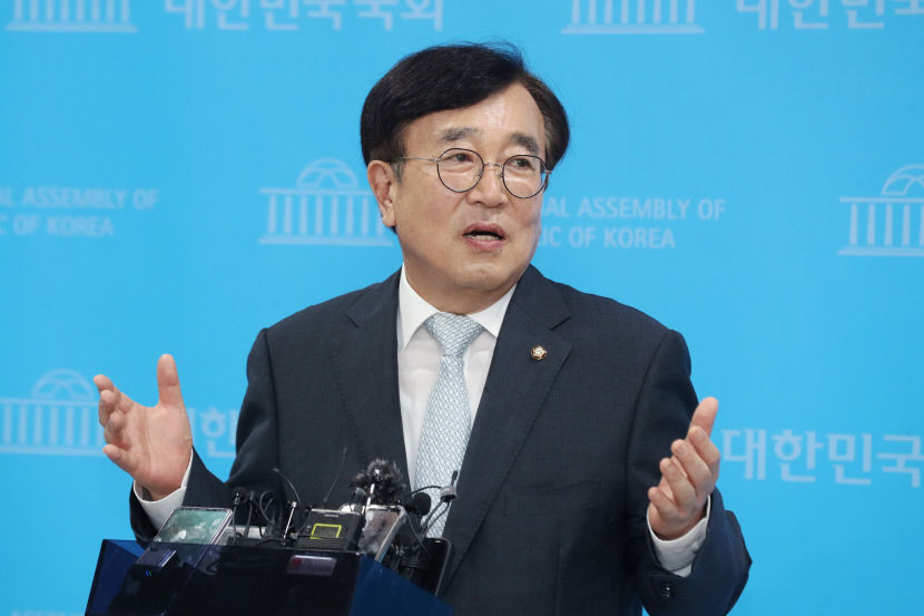 집권여당의 갈데까지 한 내부 투쟁...윤핵관·이준석 양측 모두 법 우선주의