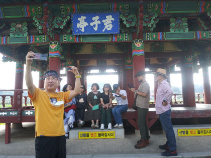 [동네뉴스] 세계를 누비던 은수마을버스 경북 청도·경산에 오다