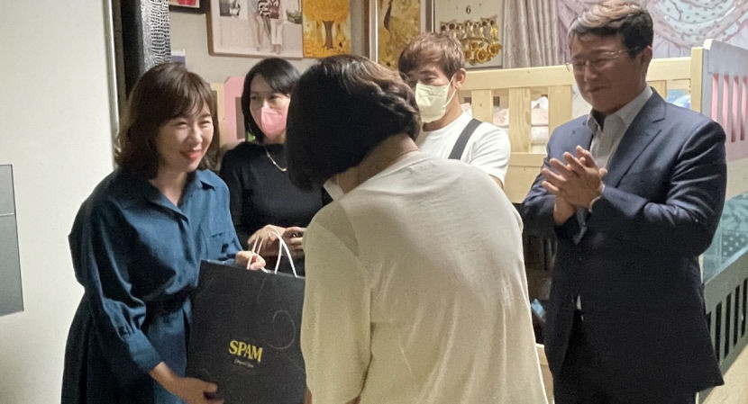 대구 동부서 안보자문협의회, 추석 명절 맞아 북한이탈주민에 선물 전달