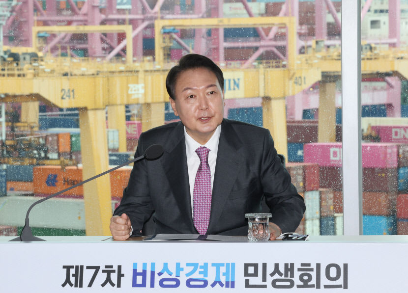 尹 수출·해외수주가 경제 원동력…대통령도 발로 뛰겠다