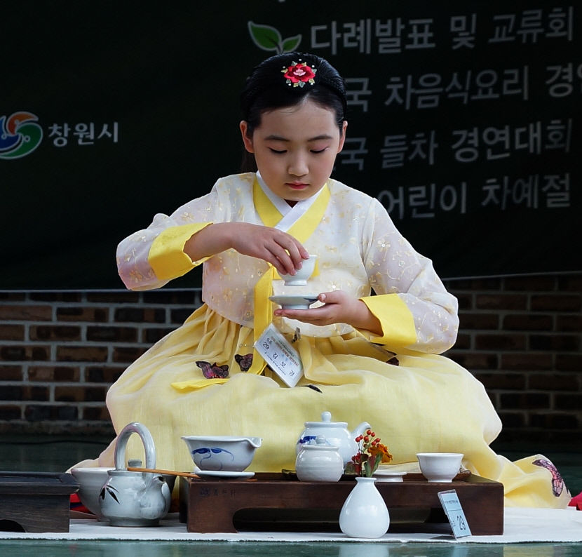 문경 오미자 모델 박수연 선경 김보경 정구성 김금희 등 5명 선정