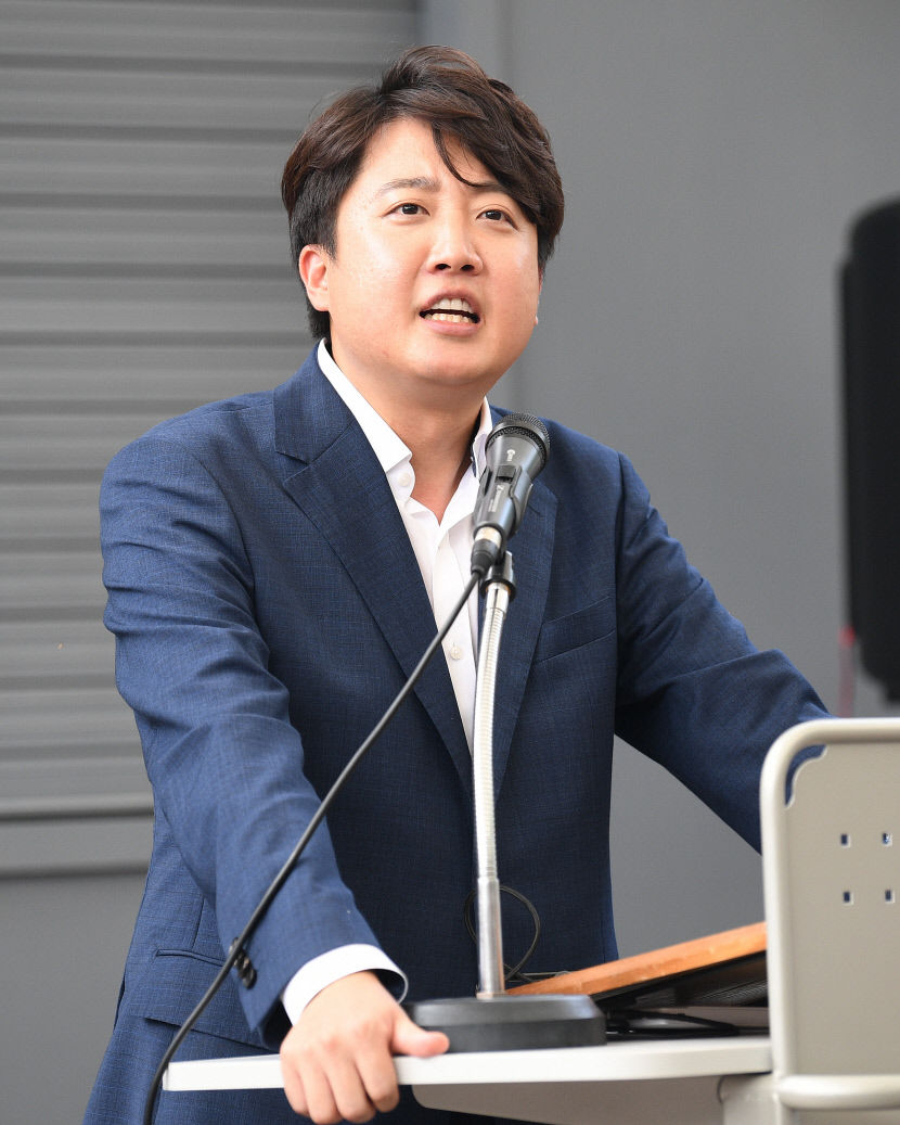 이준석 국민에겐 尹정부 지적할 자유 있어… 대구시민, 정치권에 죽비 들어달라