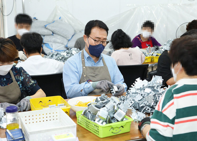 대구지방국세청, 장애인·소외아동에 위문품 전달…나눔 문화 실천