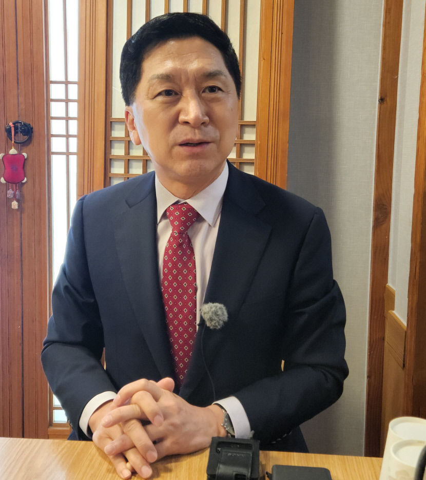 대구 찾은 김기현 정상적인 당 지도부 꾸리는 게 시급