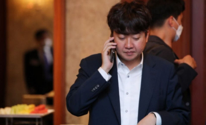 이준석 내 무고 적용해 보려고…김철근 압수수색 영장 기각
