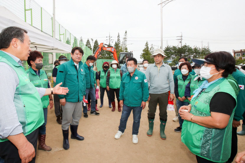 경북도의회, 추석 연휴 반납 태풍피해복구 지원 구슬땀