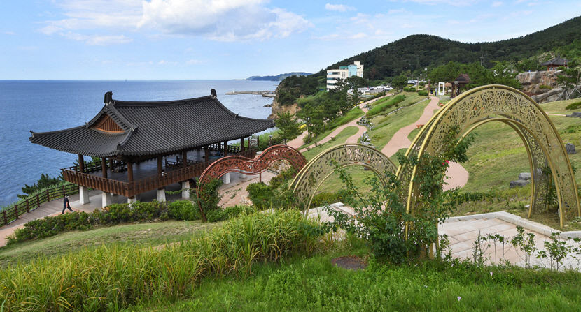 [골목부터 바닷길까지, 포항 힐링로드 .11] 호미반도 둘레길…아우성치거나 적요하거나…매 순간 놀라운 미혹의 길