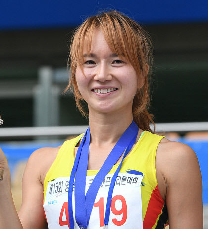 [제15회 영남일보 국제하프마라톤대회]10㎞ 여자부 우승 이나리씨  첫 1등 너무 감격스러워…무릎 부상 이겨내고 쾌거