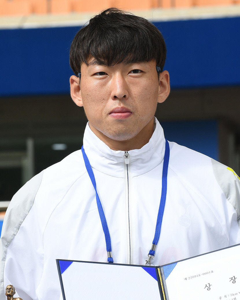 [제15회 영남일보 전국하프마라톤대회] 5㎞ 남자부 우승 전영환씨, 대회 5㎞코스 단골 입상