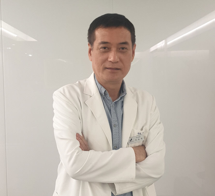 [백내장 보험민원 급증] 삼성안과 이승현 원장 인터뷰…가장 정확한 백내장 검사는 담당 의사가 현미경 통해 육안상 확인