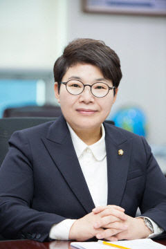임이자 의원 의료기관 등 근무 위해 백신 접종하고 후유증 생겨도 산재 인정은 드물어