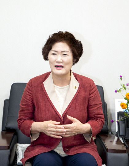 경북도의회 남영숙 농수산위원장 위기에 직면한 경북 농어업 지켜낼 것