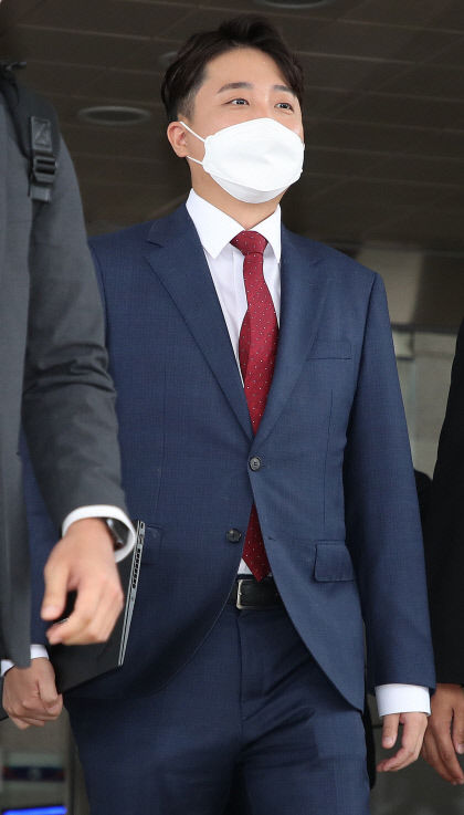 법원, 이준석 전 대표 가처분 담당 재판부 교체 요구 거부