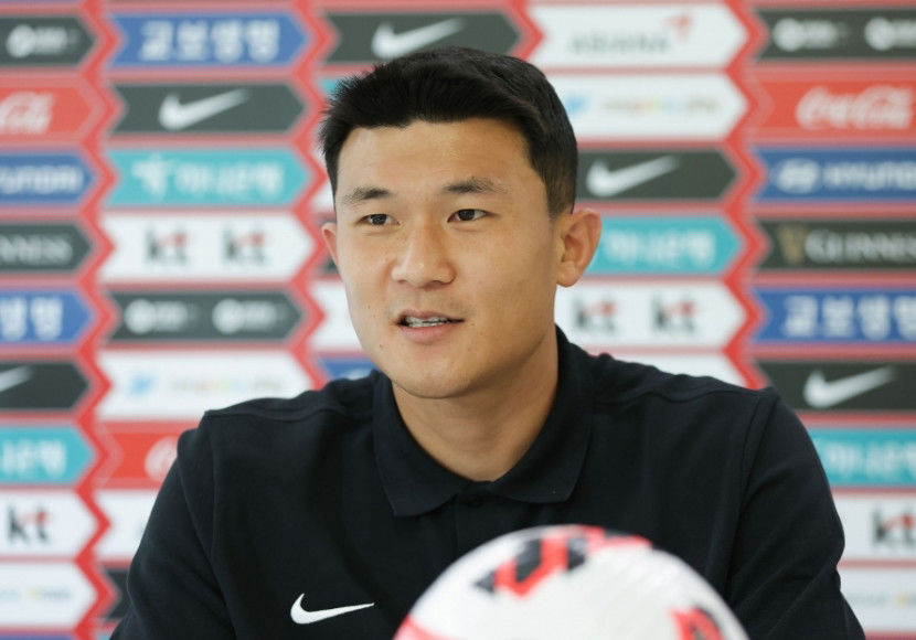 괴물 수비수 김민재 축구 어벤져스 꼽혔다