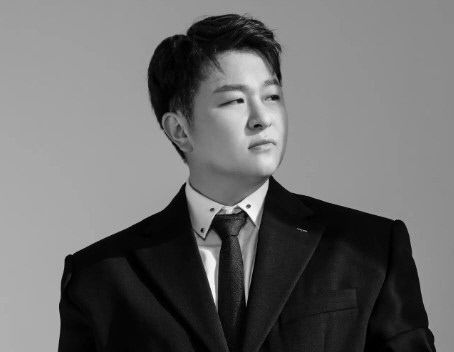포항서 노래 부르던 허각 취객에게 봉변