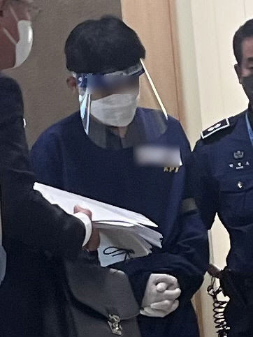거액의 외환 불법거래 가담 혐의 우리은행 전 지점장 등 구속