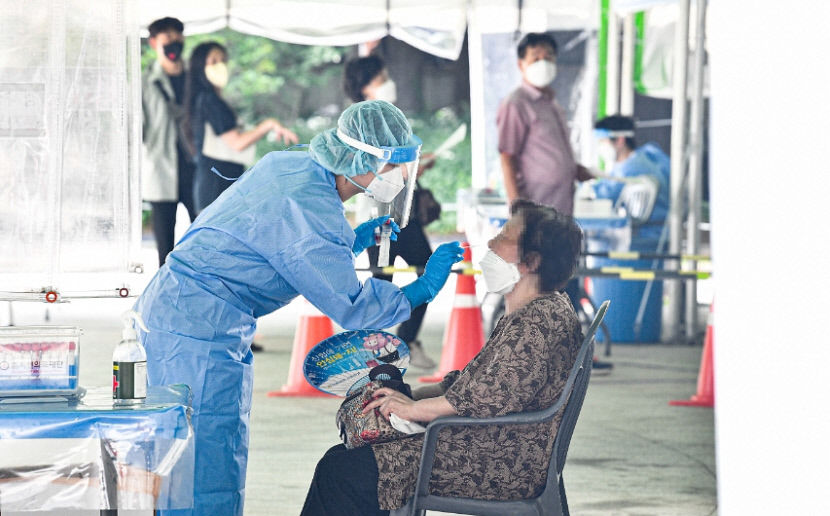 대구경북서 연일 코로나19 신규확진자 1천 명대…대구 1천257명, 경북 1천573