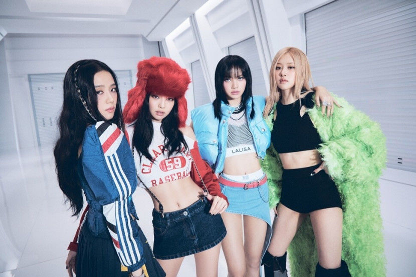 블랙핑크, 케이팝 새 역사…빌보드 200 1위, 배드 버니 2위로 밀려