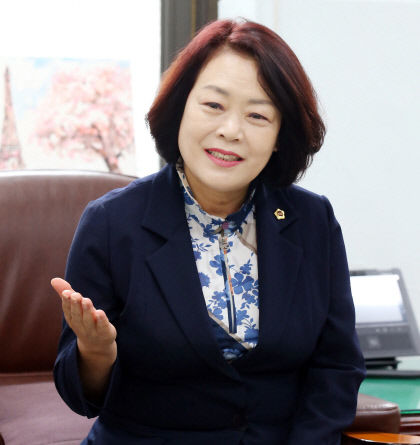 [대구시의회 상임위원장 인터뷰] 이태손 경제환경위원장 대구 5대 미래산업 중 우선순위 정해