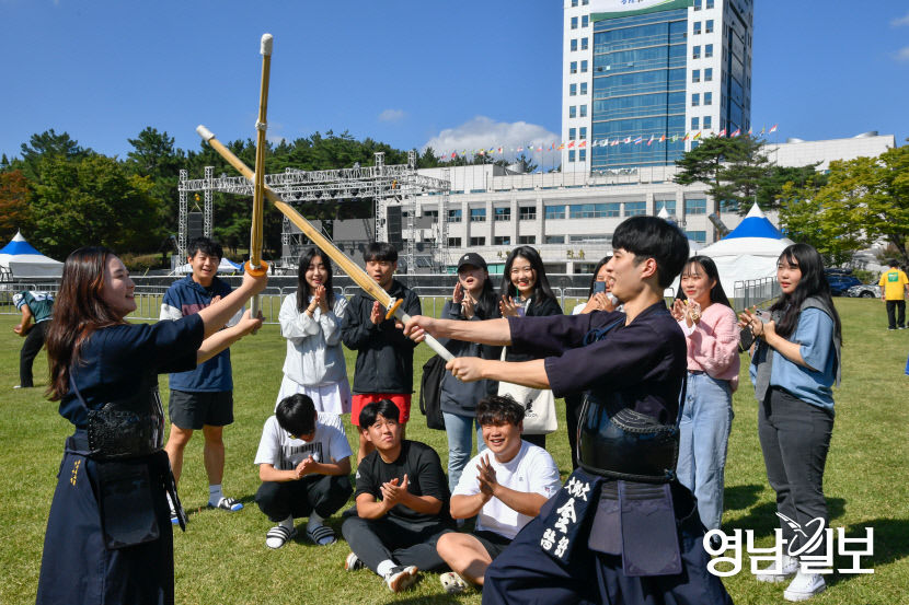 [포토뉴스] 엔데믹 시대 동아리 가입하세요