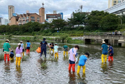 [동네뉴스] 대구 팔거천에서 쓰담달리기 했어요