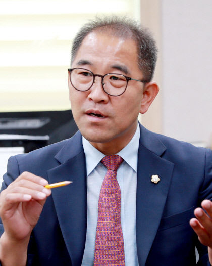 [경북 시·군의회 의장에게 듣는다] 김석현 영양군의회 의장 주요현안 모두 공개 알권리 충족
